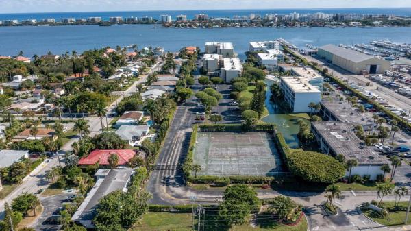 Hidden Harbour Of The Palm Beaches, 890 N Federal Hwy #103, Lantana, Florida 33462, image 1
