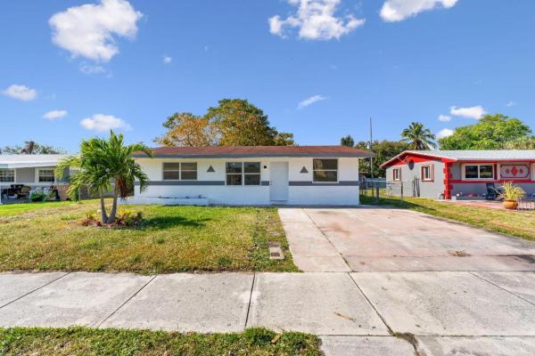 College Park Estates, 701 NW 2nd Ave, Deerfield Beach, Florida 33441, image 1