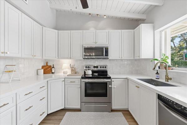 Lighthouse Point Residential, 2220 NE 34th Ct, Lighthouse Point, Florida 33064, image 1