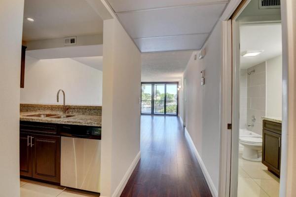 Boca Bayou, 18 Royal Palm Way #202, Boca Raton, Florida 33432, image 1