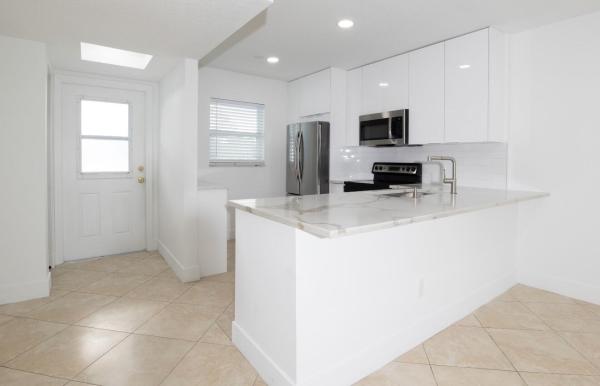 Lago Del Rey, 2600 Fiore Way #2110, Delray Beach, Florida 33445, image 3