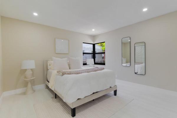 North Andrews Terrace, 5409 NE 4th Ave, Oakland Park, Florida 33334, image 1