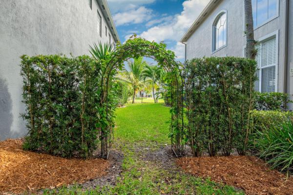 Thousand Oaks, 1004 Center Stone Ln, Riviera Beach, Florida 33404, image 1