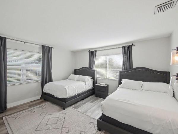 Palm Beach Shores Residential, 112 Claremont Ln #2, Palm Beach Shores, Florida 33404, image 1