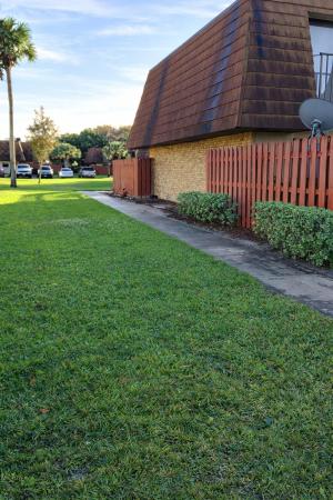 The Pines At Lawnwood, 1458 N Lawnwood Cir #26d, Fort Pierce, Florida 34950, image 1