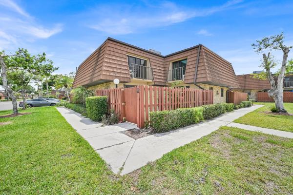 The Pines At Lawnwood, 1458 N Lawnwood Cir #26d, Fort Pierce, Florida 34950, image 1