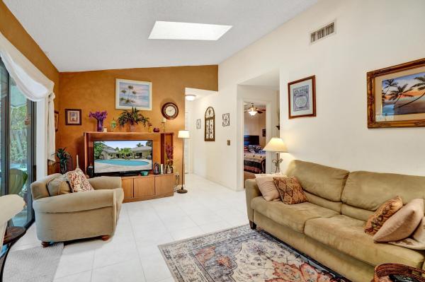 Huntington Woods, 194 Parkwood Dr, Royal Palm Beach, Florida 33411, image 1
