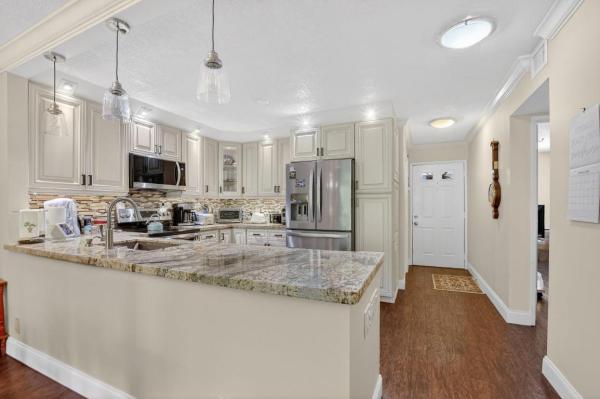 Town Villas At Moon Lake, 9215 Flynn Cir #8, Boca Raton, Florida 33496, image 2