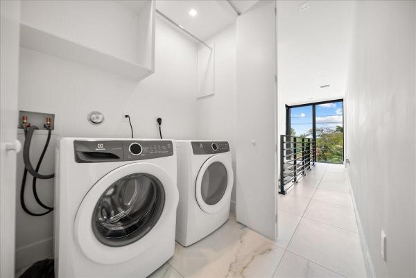 Lineo Lake Ridge, 1052 N Victoria Park Rd, Fort Lauderdale, Florida 33304, image 1