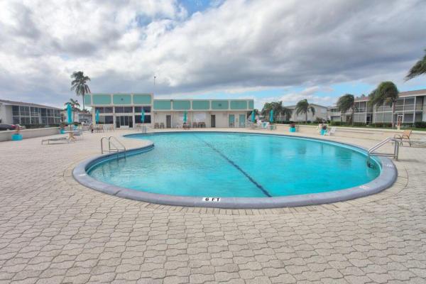 Sterling Village, 530 Horizons E #205, Boynton Beach, Florida 33435, image 1