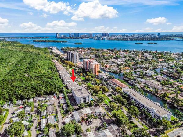 Parkview Villas, 2461 NE 135th St, North Miami, Florida 33181, image 3