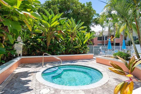 Bahia At Delray, 1001 Crystal Way #M, Delray Beach, Florida 33444, image 1