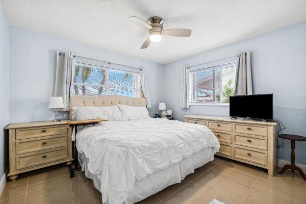 Palm Beach Leisureville, 904 SW 5th Ave, Boynton Beach, Florida 33426, image 1