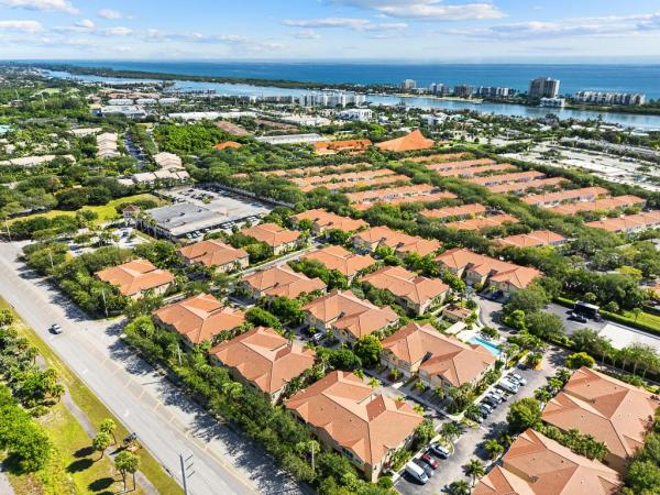 Tequesta Trace, 115 Lighthouse Cir #C, Tequesta, Florida 33469, image 1