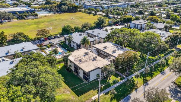Towne Greene, 265 SE 10th St #11C, Deerfield Beach, Florida 33441, image 2