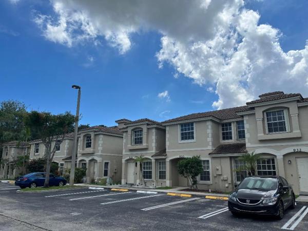 Summit Lake, 930 Summit Lake Dr, West Palm Beach, Florida 33406, image 1