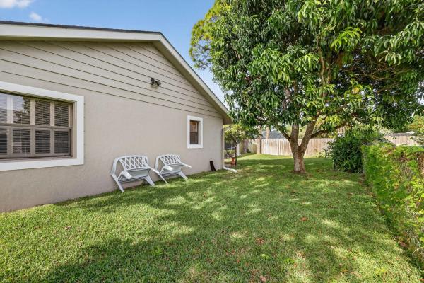 Sugar Pond Manor, 560 Juniper Pl, Wellington, Florida 33414, image 1