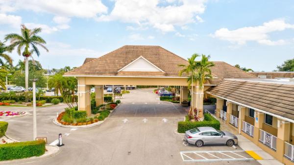 Versailles Court At The Fountains Of Palm Beach, 4761 Fountains Dr S, Lake Worth Beach, Florida 33467, image 1