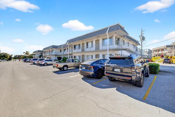 3160 Lake Osborne Dr #109, Lake Worth, Florida 33461, image 1