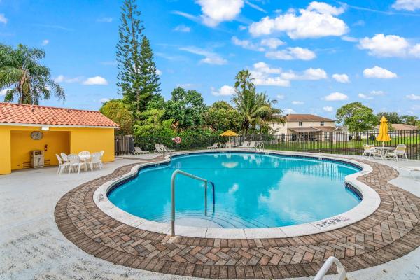 The Courts At Boynton Place, 5697 Boynton Bay Cir, Boynton Beach, Florida 33437, image 3