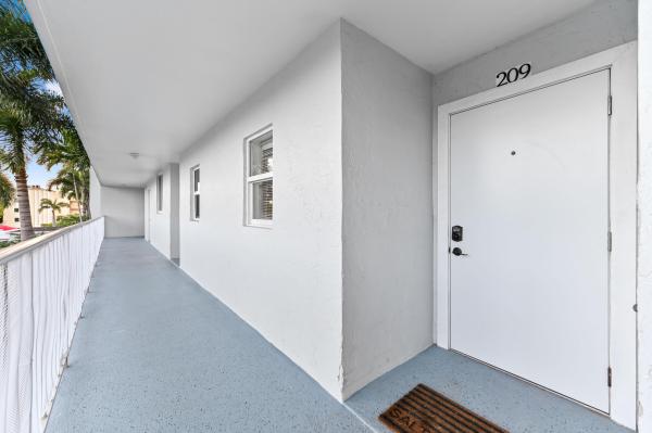 Harbour Hall Inlet Club 2, 689 NE 6th Ct #2090, Boynton Beach, Florida 33435, image 2