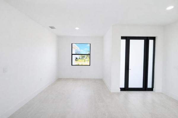 Cape Coral, 211 NW 25th Ave, Cape Coral, Florida 33993, image 1