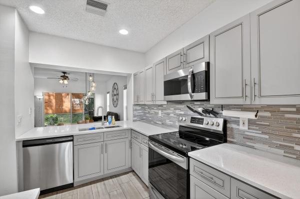 Palmbrooke Townhomes, 5015 Palmbrooke Cir, West Palm Beach, Florida 33417, image 2