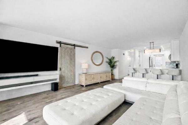 Boca House, 698 NE Spanish River Blvd, Boca Raton, Florida 33431, image 1