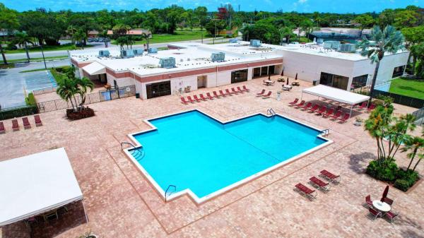 Lucerne Pointe, 4900 Lucerne Lakes Blvd W #201, Lake Worth, Florida 33467, image 1
