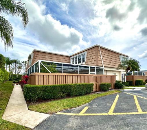 Winchester Courts, 11551 Winchester Dr, Palm Beach Gardens, Florida 33410, image 1