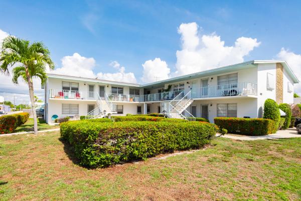 Hovianna, 401 N J St #9, Lake Worth Beach, Florida 33460, image 1