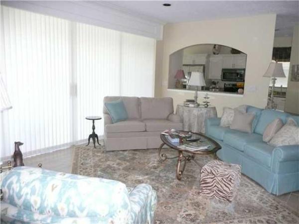 Legends, 124 Legendary Cir, Palm Beach Gardens, Florida 33418, image 3