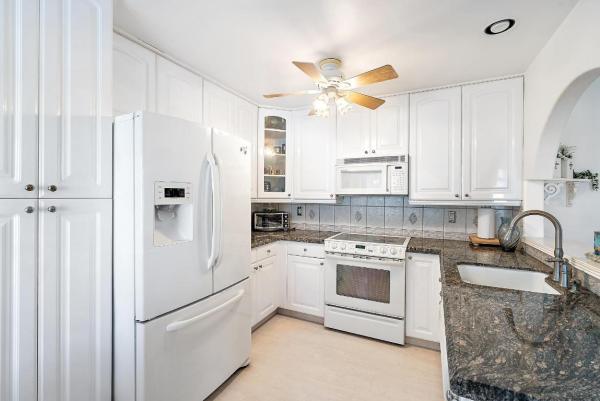 7633 Tahiti Ln #204, Lake Worth, Florida 33467, image 1