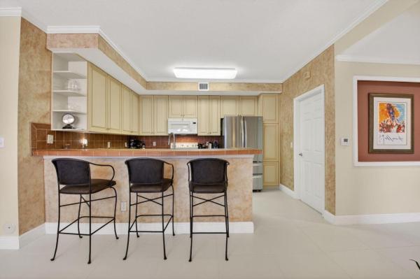 Coronado, 22715 Camino Del Mar #21, Boca Raton, Florida 33433, image 1