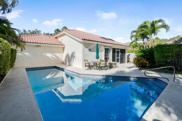 Eagleton Lakes, 349 Eagleton Golf Dr, Palm Beach Gardens, Florida 33418, image 1