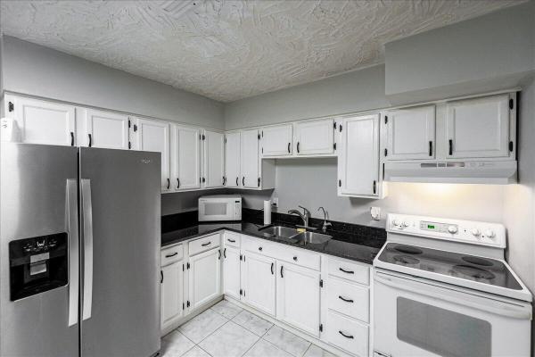 Maravilla Plaza, 1813 Edgevale Rd, Fort Pierce, Florida 34982, image 3