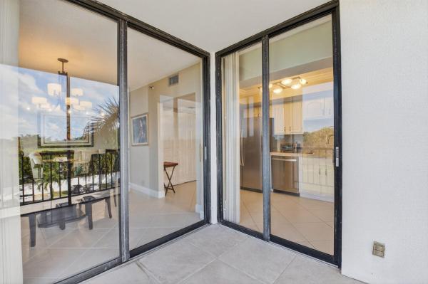 Willow Wood Midrise At Boca Country Club, 6797 Willow Wood Dr #6041, Boca Raton, Florida 33434, image 2