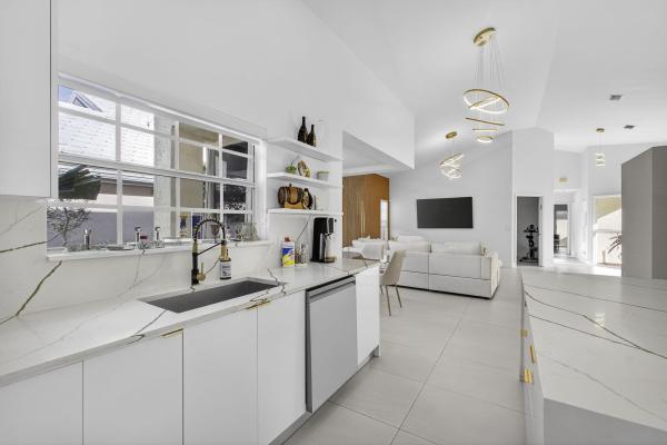 Barclay Club, 18 Selby Ln, Palm Beach Gardens, Florida 33418, image 1