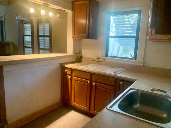 621 Wilmot St, West Palm Beach, Florida 33405, image 2