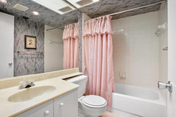 Abaco Village, 1606 Abaco Dr #E3, Coconut Creek, Florida 33066, image 2
