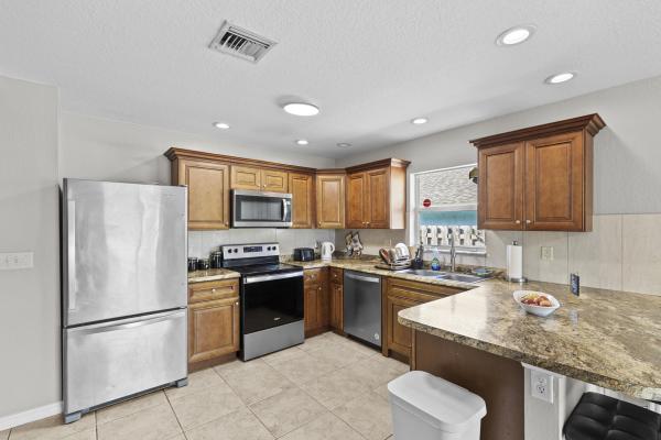 Inlet City, 850 Dr Martin Luther King Jr Blvd, Riviera Beach, Florida 33404, image 2