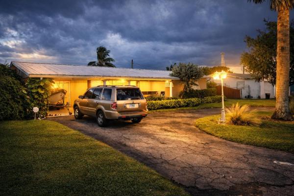 Englewood Manor, 3526 Elizabeth Rd, Lake Worth, Florida 33461, image 2