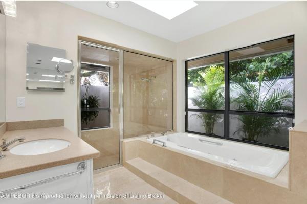 Presidential Estates, 2812 Embassy Dr, West Palm Beach, Florida 33401, image 1