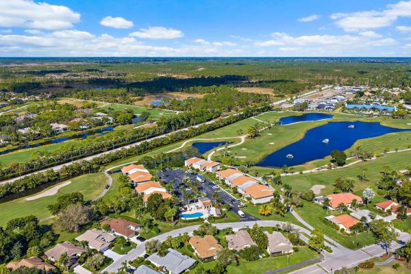 Pinewood At Eastpointe Country Club, 13369 Touchstone Pl #203, Palm Beach Gardens, Florida 33418, image 2