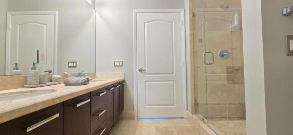 The Whitney, 410 Evernia St #827, West Palm Beach, Florida 33401, image 2