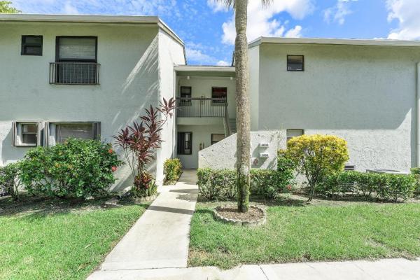 Karanda Village 4, 3993 Carambola Cir N #2998, Coconut Creek, Florida 33066, image 2