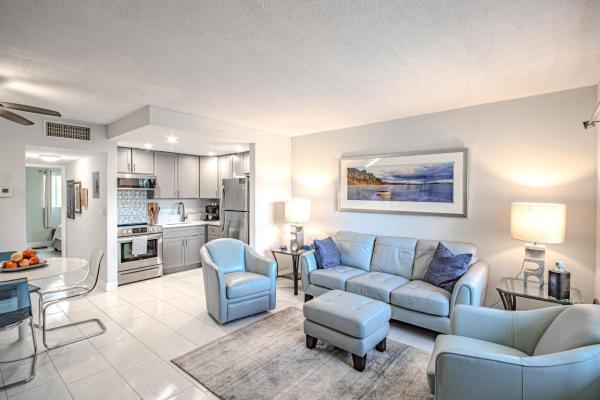 Glouchester House, 660 Glouchester St #7, Boca Raton, Florida 33487, image 1