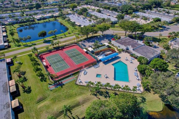 Town Villas At Moon Lake, 18900 Haywood Ter #6, Boca Raton, Florida 33496, image 2