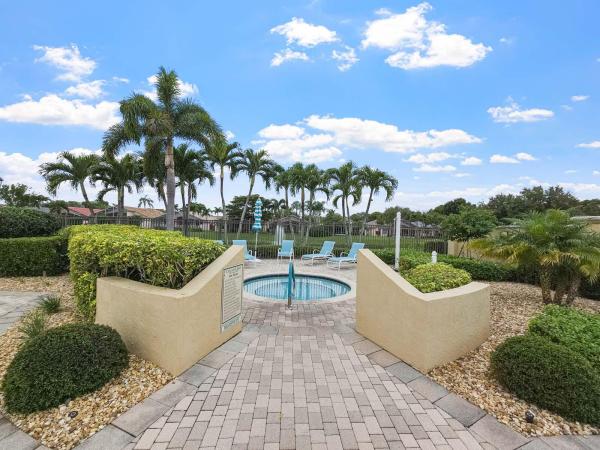 Cascade Lakes, 5111 Pelican Cove Dr, Boynton Beach, Florida 33437, image 1