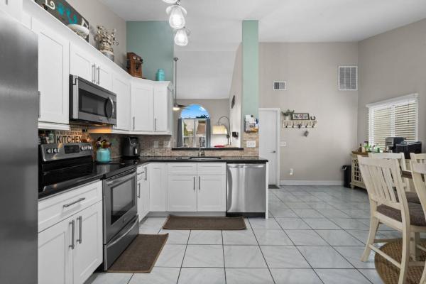 Trends At Boca Raton, 8374 Dynasty Dr, Boca Raton, Florida 33433, image 2